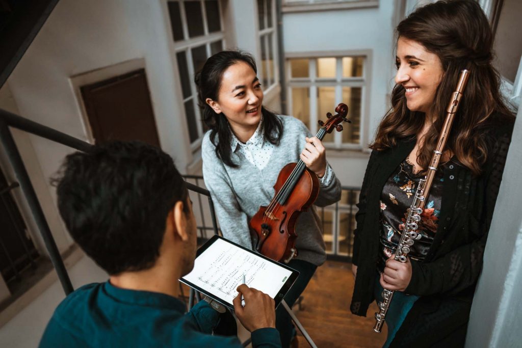 Musiker in Frankfurt bei Produkt Fotoshooting Geigerin