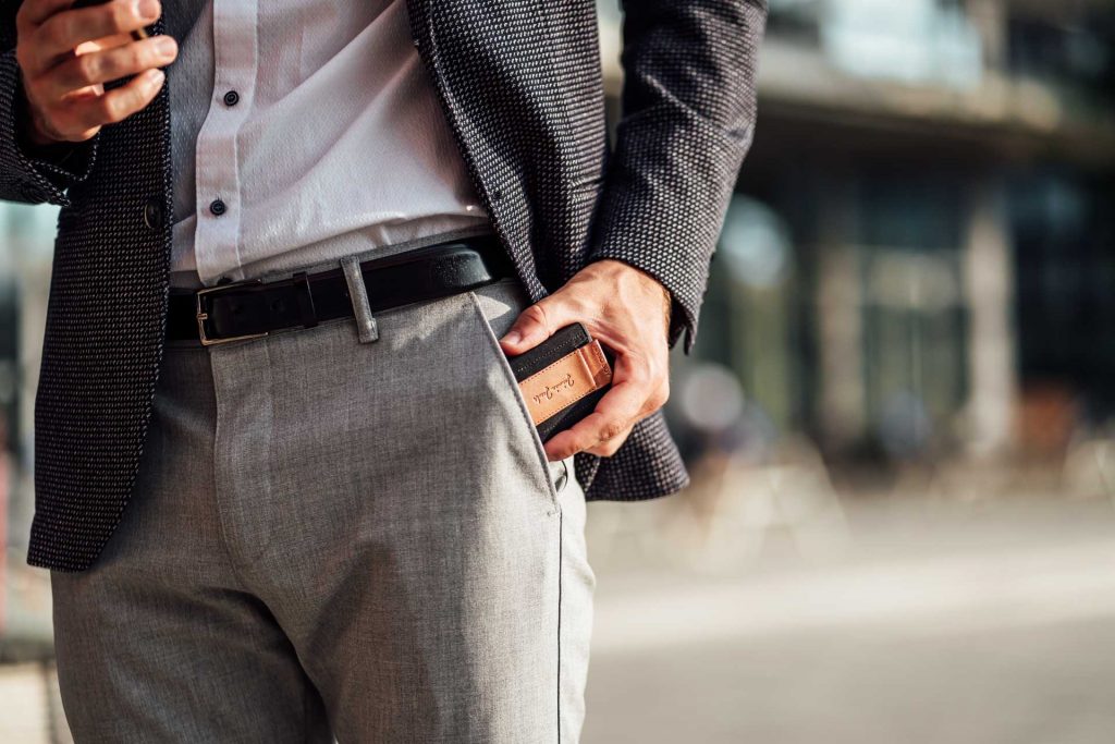 Funktionaler Geldbeutel Jaimie Jacobs Slim 2020 Produkt Foto Shooting München Model in München Fotograf